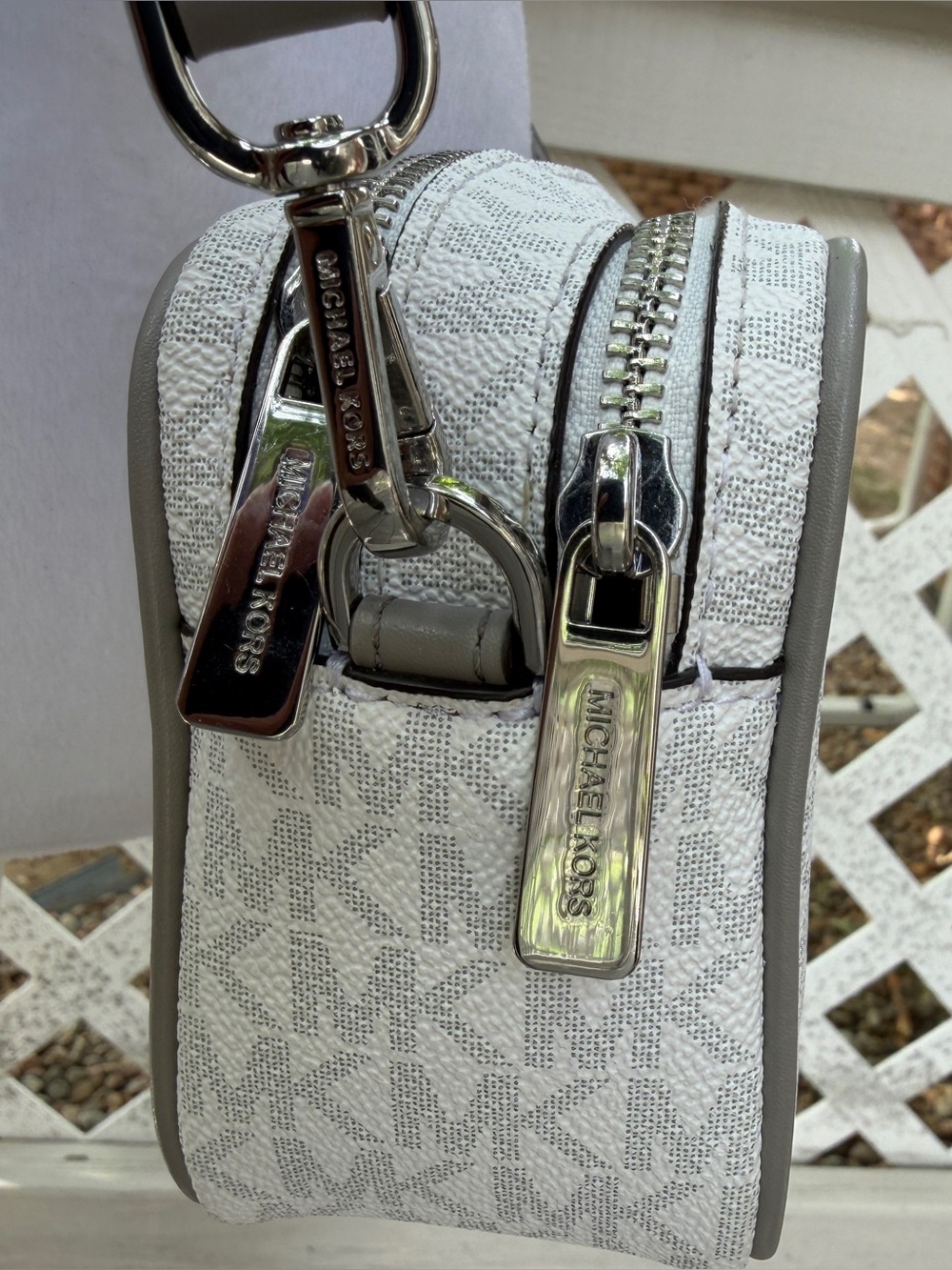 Michael Kors Small Connie Bright White Gray Camera Signature Logo Crossbody Bag - Picture 14 of 15